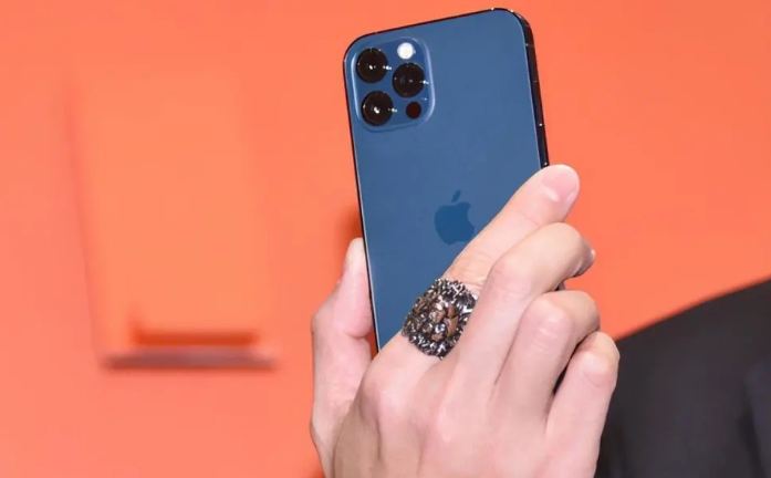 武夷山苹果手机维修分享iPhone12系列重启方法教程 